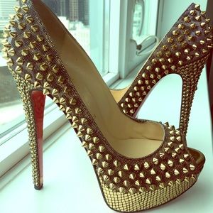 Authentic Hematite Strass CLs Size 38